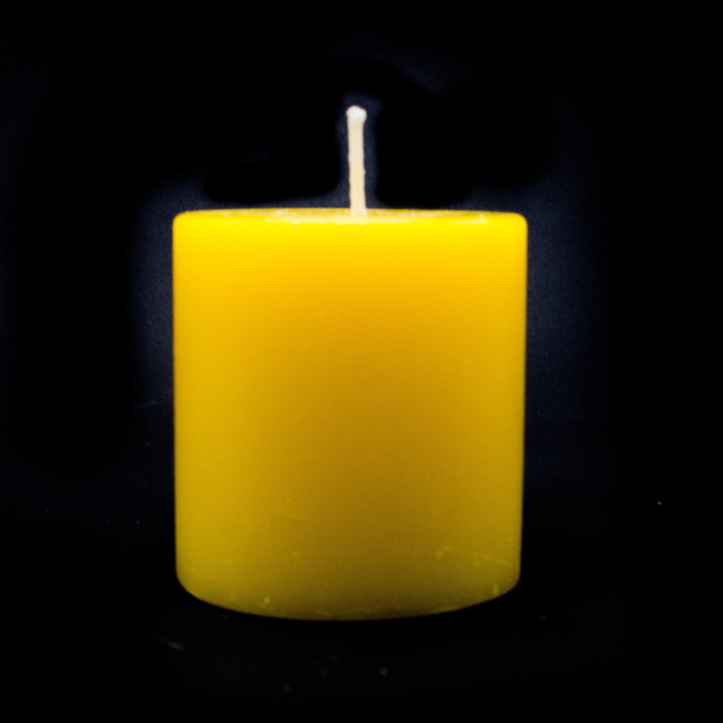 AuraDecor Lemon Fragrance 2.5*2.5 Inch Pillar Candle - auradecor.co.in