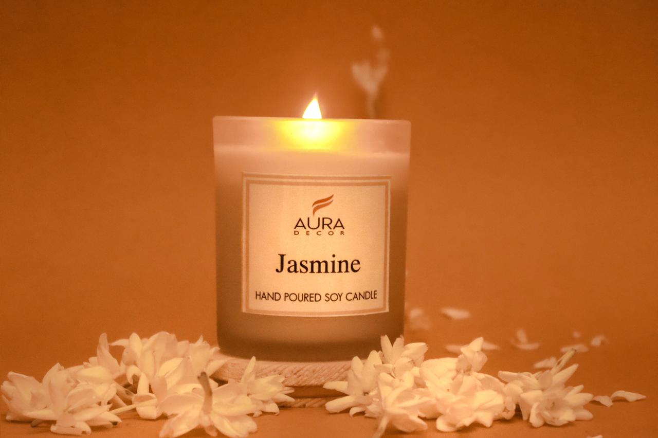 AuraDecor HandPoured Soy Wax Candle with Wooden Lid & in a Gift Box