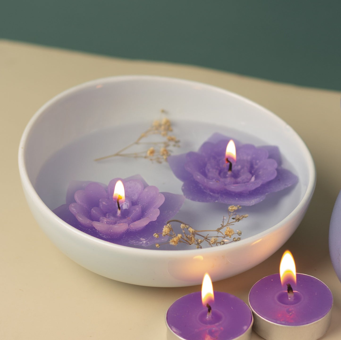 Aromatherapy Diffuser Gift Set with 4 Tealights & 2 Aroma Oil & 2 Floating Candles (GS-11)