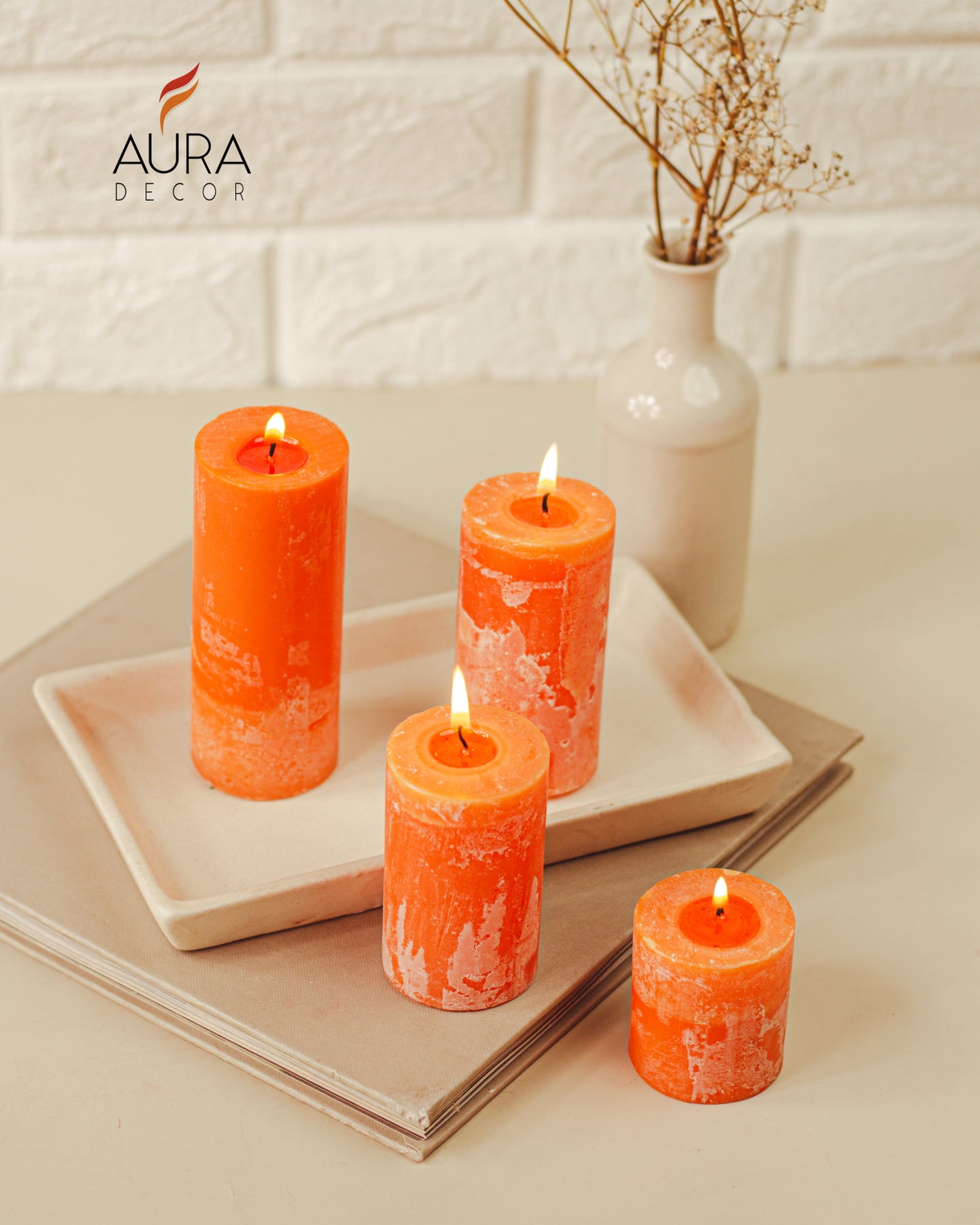Set of 4 Pillar Candles Cinnamon Fragrance (Marble Finish)