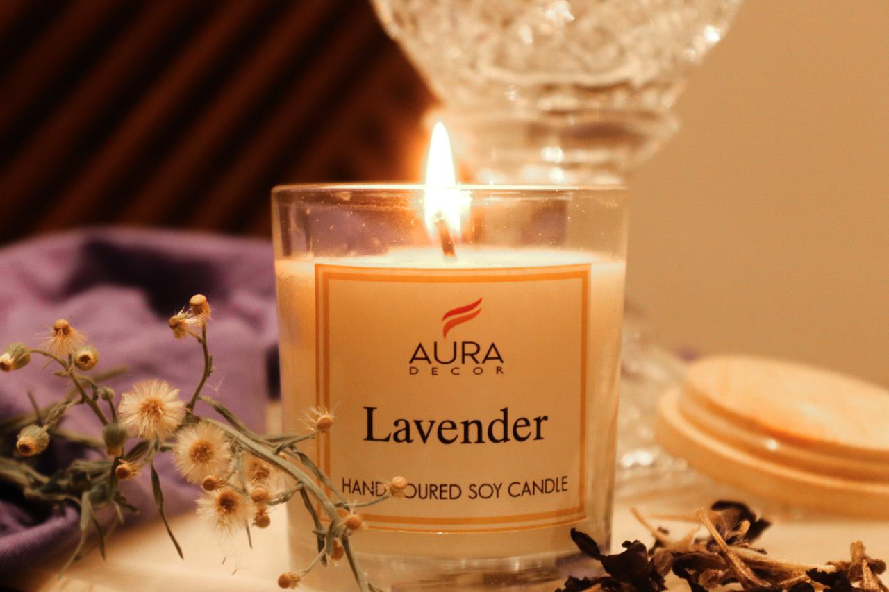 AuraDecor HandPoured Soy Wax Candle with Wooden Lid & in a Gift Box