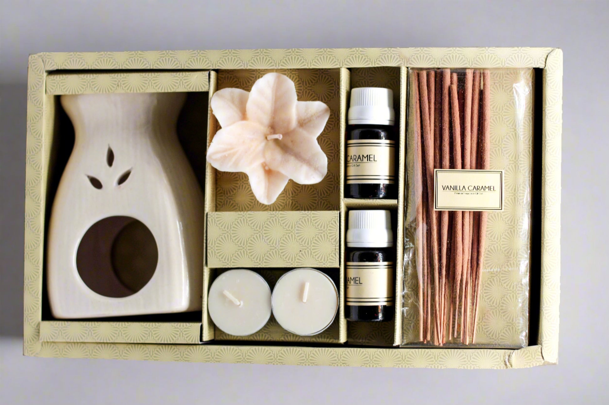 Aroma Diffuser Gift Set with Incense Sticks & Floating Candles - auradecor.co.in